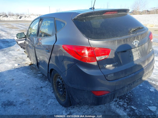 KM8JTCAF9FU052174 Hyundai Tucson Gl