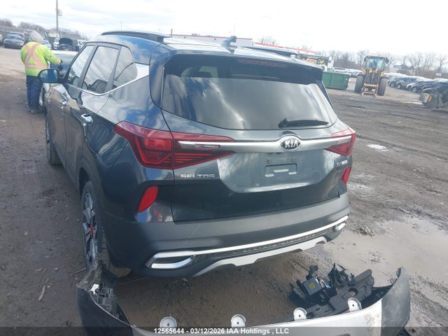 12565644 :رقم المزاد ، KNDETCA2XM7174623 vin ، 2021 Kia Seltos Sx مزاد بيع