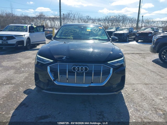 WA1VAAGE0KB022799 Audi E-tron Prestige