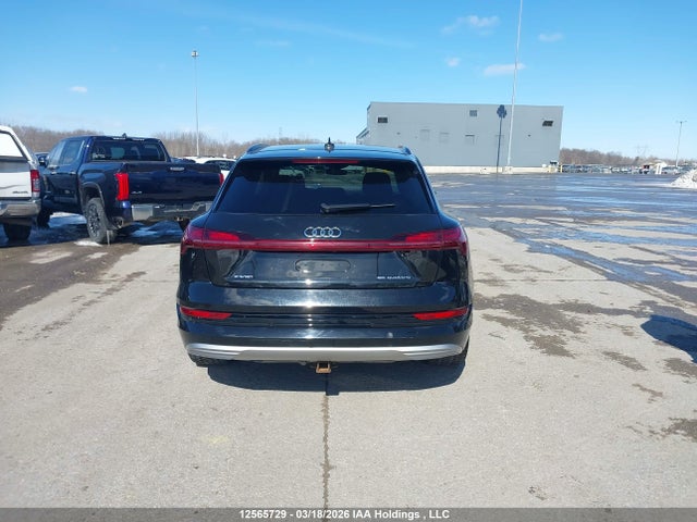 WA1VAAGE0KB022799 Audi E-tron Prestige