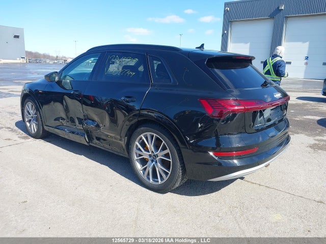 WA1VAAGE0KB022799 Audi E-tron Prestige