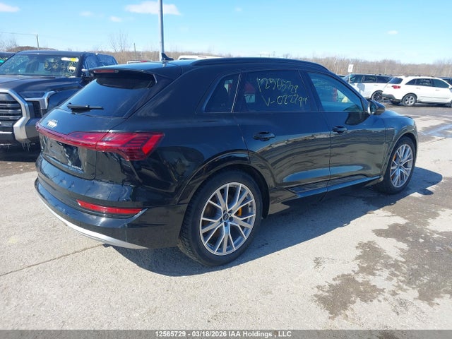 WA1VAAGE0KB022799 Audi E-tron Prestige