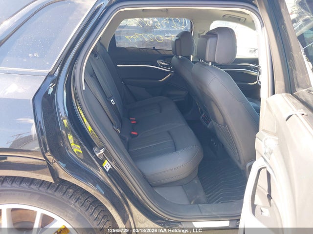 WA1VAAGE0KB022799 Audi E-tron Prestige