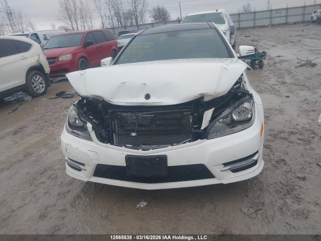 2013 Mercedes-benz C 250 მანქანა იყიდება აუქციონზე, vin: WDDGJ4HB9DG002292, აუქციონის ნომერი: 12565838