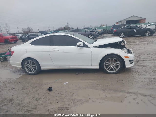 2013 Mercedes-benz C 250 მანქანა იყიდება აუქციონზე, vin: WDDGJ4HB9DG002292, აუქციონის ნომერი: 12565838