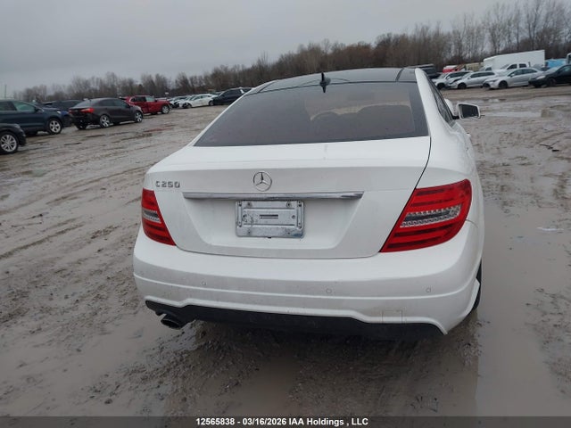 2013 Mercedes-benz C 250 მანქანა იყიდება აუქციონზე, vin: WDDGJ4HB9DG002292, აუქციონის ნომერი: 12565838