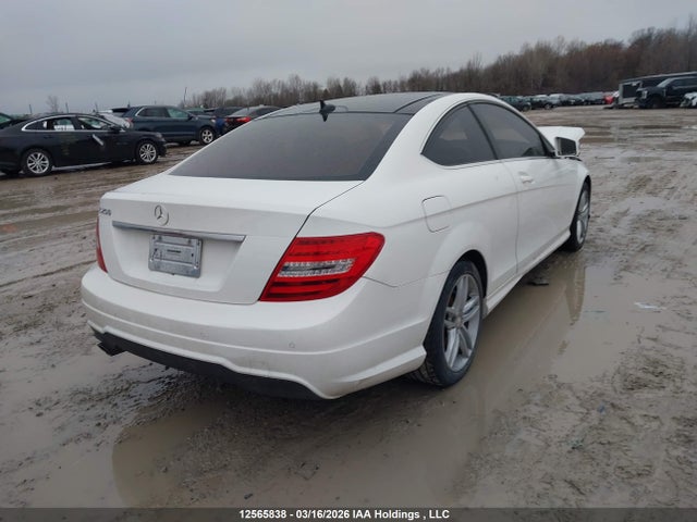 2013 Mercedes-benz C 250 მანქანა იყიდება აუქციონზე, vin: WDDGJ4HB9DG002292, აუქციონის ნომერი: 12565838