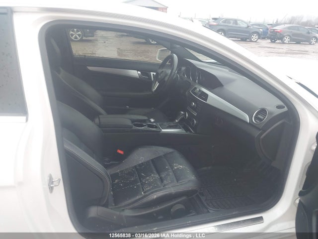 2013 Mercedes-benz C 250 მანქანა იყიდება აუქციონზე, vin: WDDGJ4HB9DG002292, აუქციონის ნომერი: 12565838