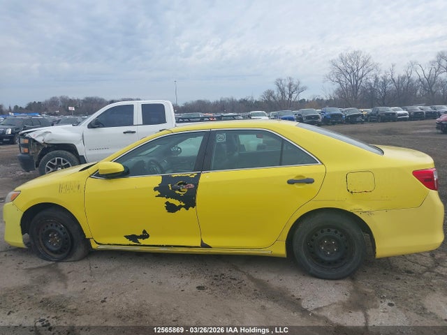 12565869 :رقم المزاد ، 4T1BD1FKXEU112005 vin ، 2014 Toyota Camry Hybrid/le/xle مزاد بيع