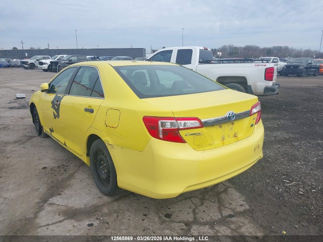12565869 :رقم المزاد ، 4T1BD1FKXEU112005 vin ، 2014 Toyota Camry Hybrid/le/xle مزاد بيع
