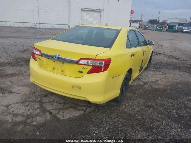 12565869 :رقم المزاد ، 4T1BD1FKXEU112005 vin ، 2014 Toyota Camry Hybrid/le/xle مزاد بيع