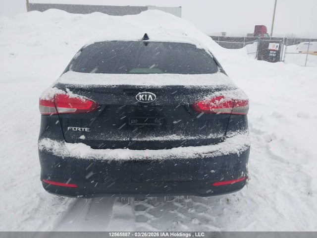 12565887 :رقم المزاد ، 3KPFL4A71JE243166 vin ، 2018 Kia Forte Lx/lx+ مزاد بيع