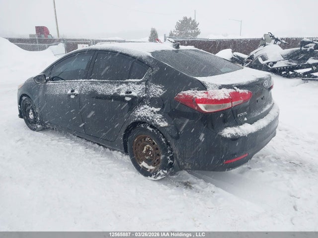 12565887 :رقم المزاد ، 3KPFL4A71JE243166 vin ، 2018 Kia Forte Lx/lx+ مزاد بيع