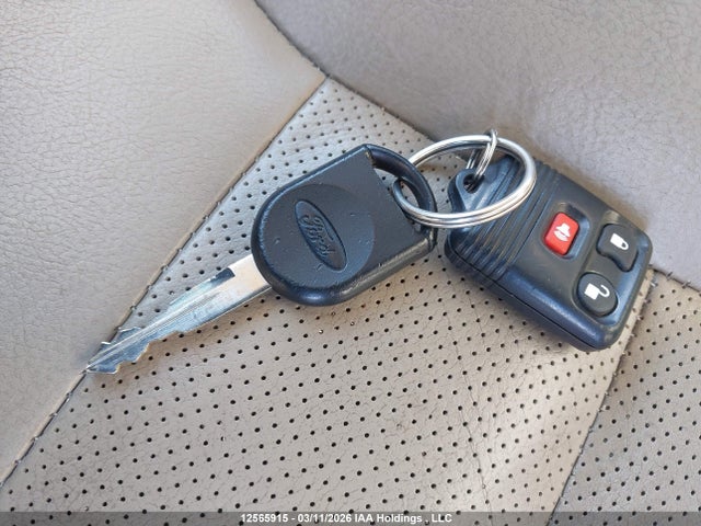 12565915 :رقم المزاد ، 1FMYU93116KB76256 vin ، 2006 Ford Escape Xlt مزاد بيع