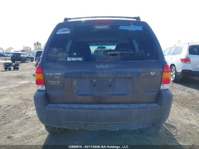 12565915 :رقم المزاد ، 1FMYU93116KB76256 vin ، 2006 Ford Escape Xlt مزاد بيع