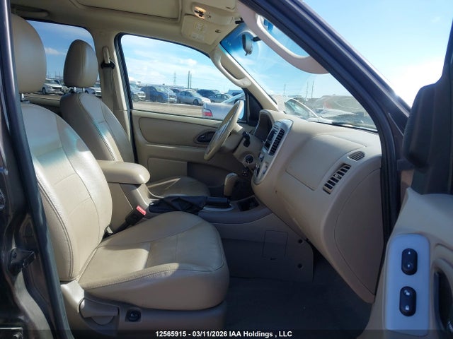 12565915 :رقم المزاد ، 1FMYU93116KB76256 vin ، 2006 Ford Escape Xlt مزاد بيع