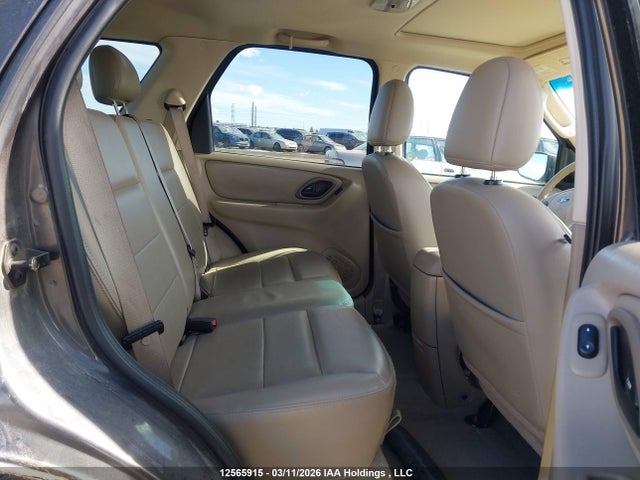 12565915 :رقم المزاد ، 1FMYU93116KB76256 vin ، 2006 Ford Escape Xlt مزاد بيع