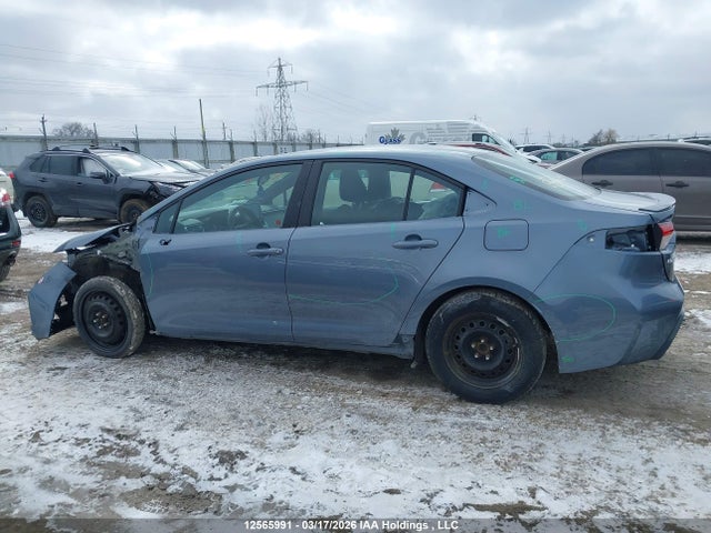 12565991 :رقم المزاد ، 5YFB4MBE1NP130895 vin ، 2022 Toyota Corolla مزاد بيع