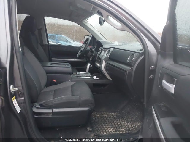 Продажа на аукционе авто 2015 Toyota Tundra Sr 5.7l V8, vin: 5TFUY5F10FX425015, номер лота: 12566008