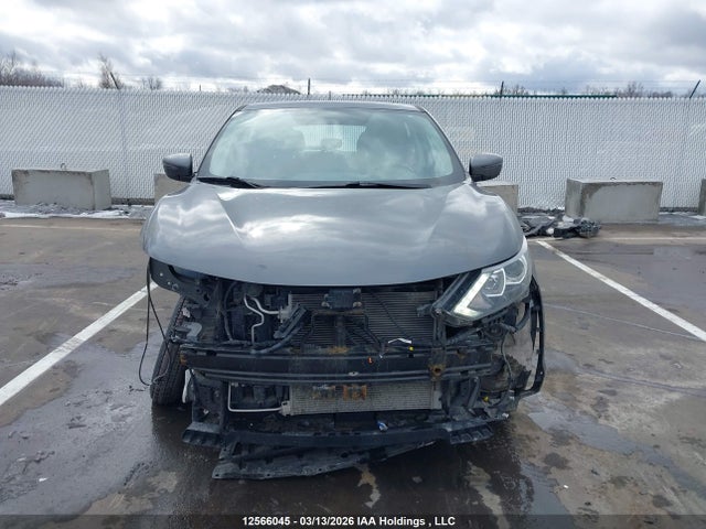 JN1BJ1CP0JW193739 Nissan Qashqai S/sv