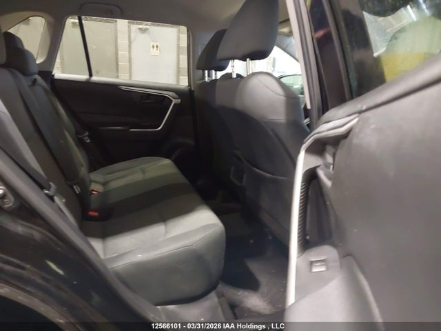 12566101 :رقم المزاد ، 2T3B1RFV3MC161023 vin ، 2021 Toyota Rav4 Le مزاد بيع