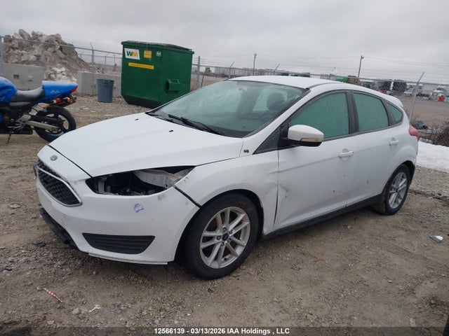 Ford FOCUS SE 2017 1FADP3K27HL326228 Image 2