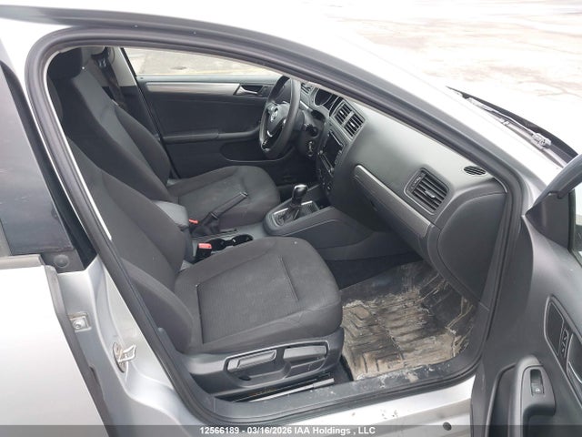 3VW2K7AJXFM281309 Volkswagen JETTA S