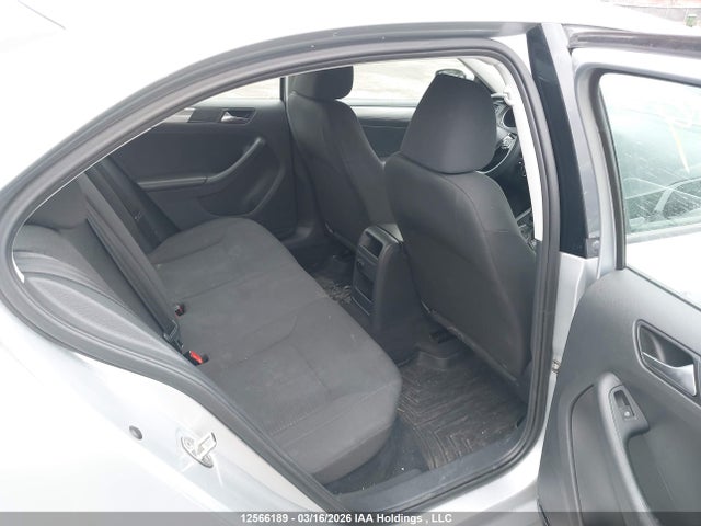 3VW2K7AJXFM281309 Volkswagen JETTA S