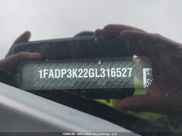 1FADP3K22GL316527 Ford FOCUS SE
