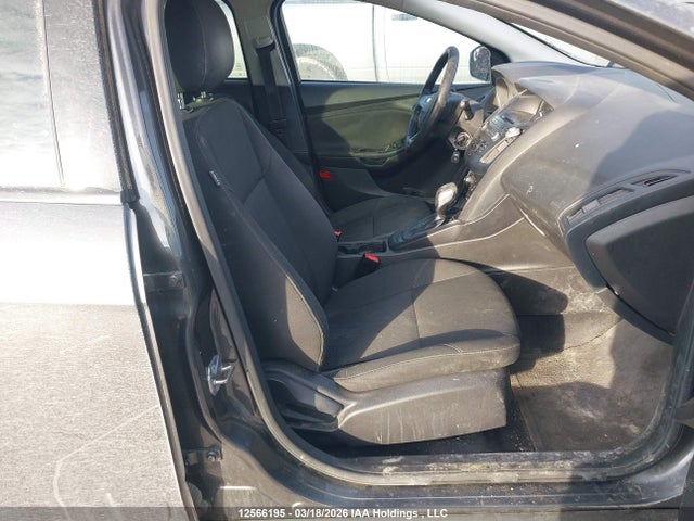 1FADP3K22GL316527 Ford FOCUS SE