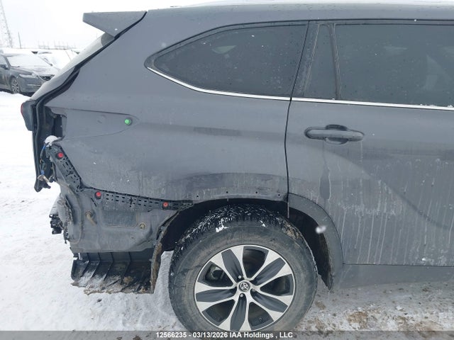 5TDGZRBH2MS530050 Toyota Highlander Xle