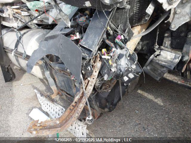 12566265 :رقم المزاد ، 1FUJHHDR5PLNV7721 vin ، 2023 Freightliner New Cascadia 126 مزاد بيع