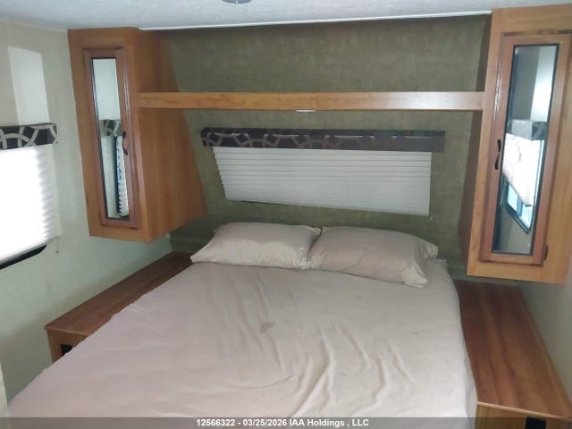 Продажа на аукционе авто 2017 Starcraft Travel Trailer, vin: 1SABS0BL8H2JM5095, номер лота: 12566322