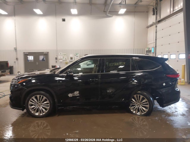 Продажа на аукционе авто 2022 Toyota Highlander Platinum, vin: 5TDFZRBH1NS195537, номер лота: 12566329