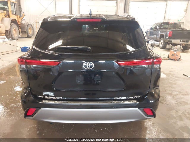 Продажа на аукционе авто 2022 Toyota Highlander Platinum, vin: 5TDFZRBH1NS195537, номер лота: 12566329