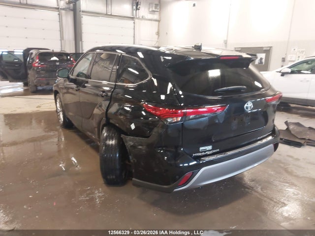 Продажа на аукционе авто 2022 Toyota Highlander Platinum, vin: 5TDFZRBH1NS195537, номер лота: 12566329
