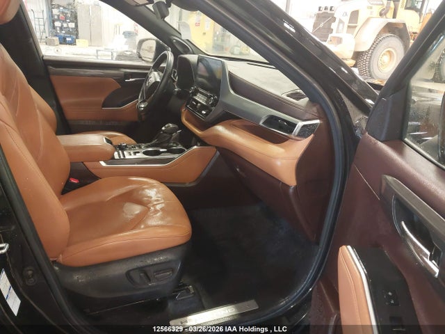 Продажа на аукционе авто 2022 Toyota Highlander Platinum, vin: 5TDFZRBH1NS195537, номер лота: 12566329