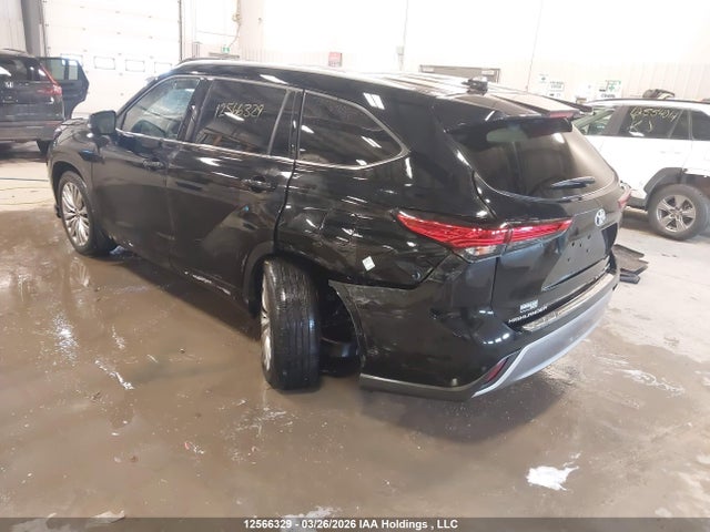 Продажа на аукционе авто 2022 Toyota Highlander Platinum, vin: 5TDFZRBH1NS195537, номер лота: 12566329
