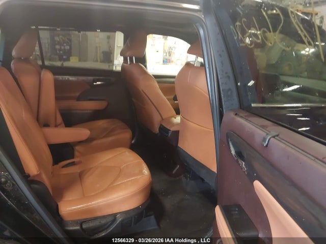 Продажа на аукционе авто 2022 Toyota Highlander Platinum, vin: 5TDFZRBH1NS195537, номер лота: 12566329