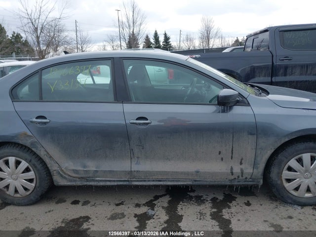12566397 :رقم المزاد ، 3VW2B7AJ4HM331317 vin ، 2017 Volkswagen Jetta مزاد بيع