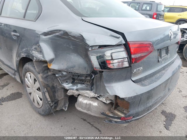 12566397 :رقم المزاد ، 3VW2B7AJ4HM331317 vin ، 2017 Volkswagen Jetta مزاد بيع