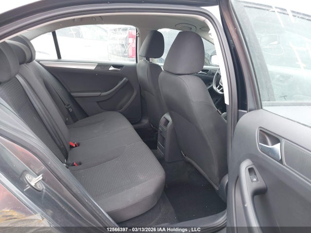 12566397 :رقم المزاد ، 3VW2B7AJ4HM331317 vin ، 2017 Volkswagen Jetta مزاد بيع