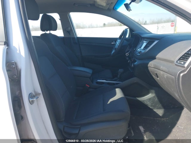 KM8J23A4XJU649120 Hyundai TUCSON SE