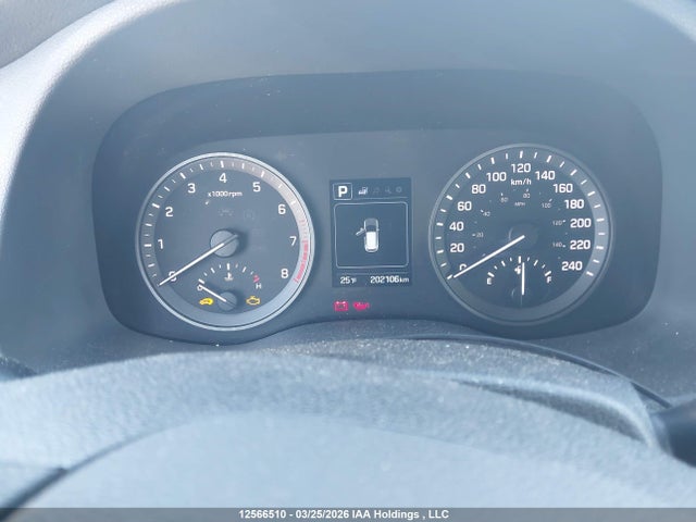 KM8J23A4XJU649120 Hyundai TUCSON SE