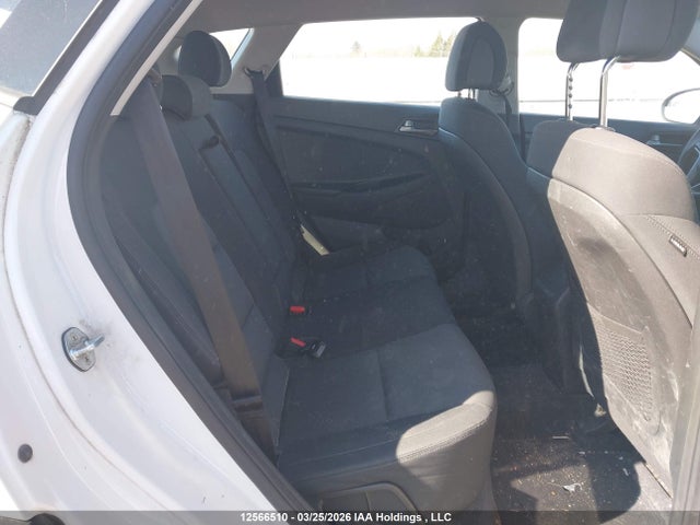 KM8J23A4XJU649120 Hyundai TUCSON SE