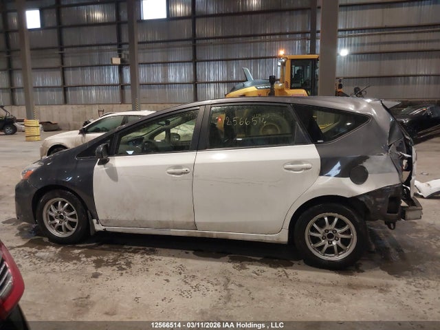 JTDZN3EUXHJ065773 Toyota PRIUS V