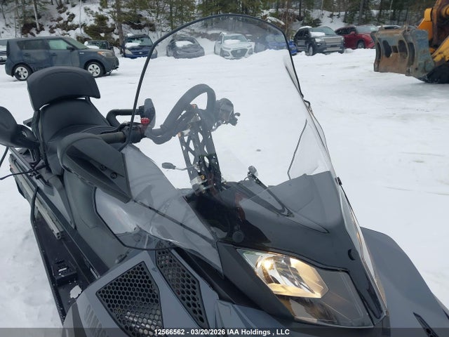 YH2SSPJE6JR000120 Skidoo Expedition