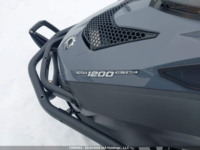 YH2SSPJE6JR000120 Skidoo Expedition