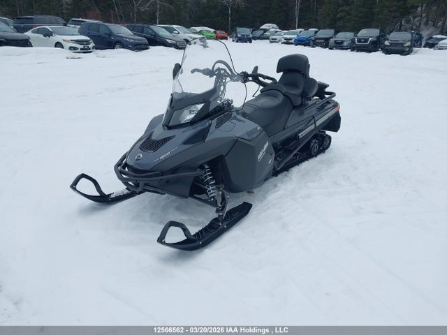 YH2SSPJE6JR000120 Skidoo Expedition