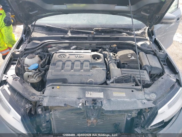 2015 Volkswagen Jetta 2.0 Tdi Comfortline მანქანა იყიდება აუქციონზე, vin: 3VWDA7AJ5FM335403, აუქციონის ნომერი: 12558489